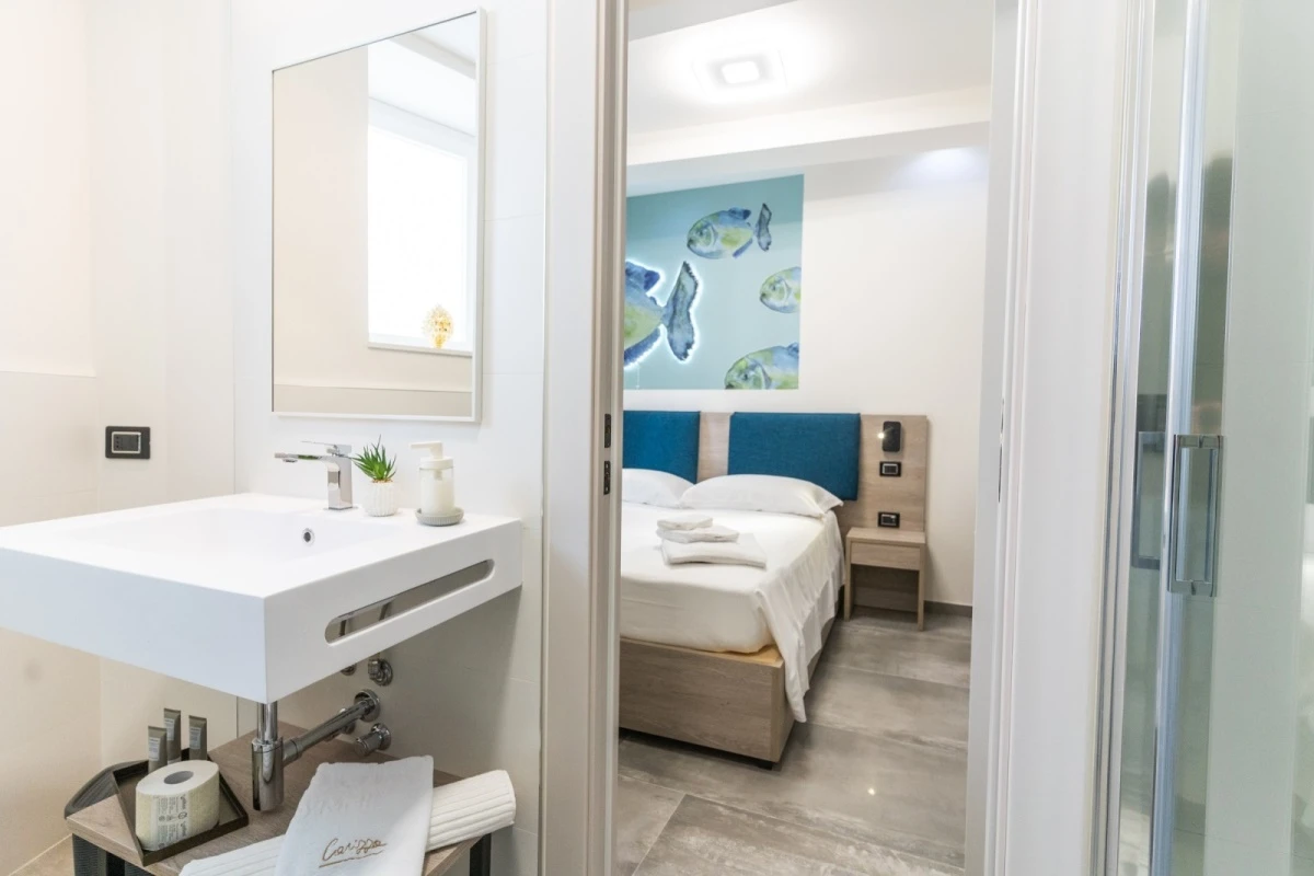 Mediterranean Room 7